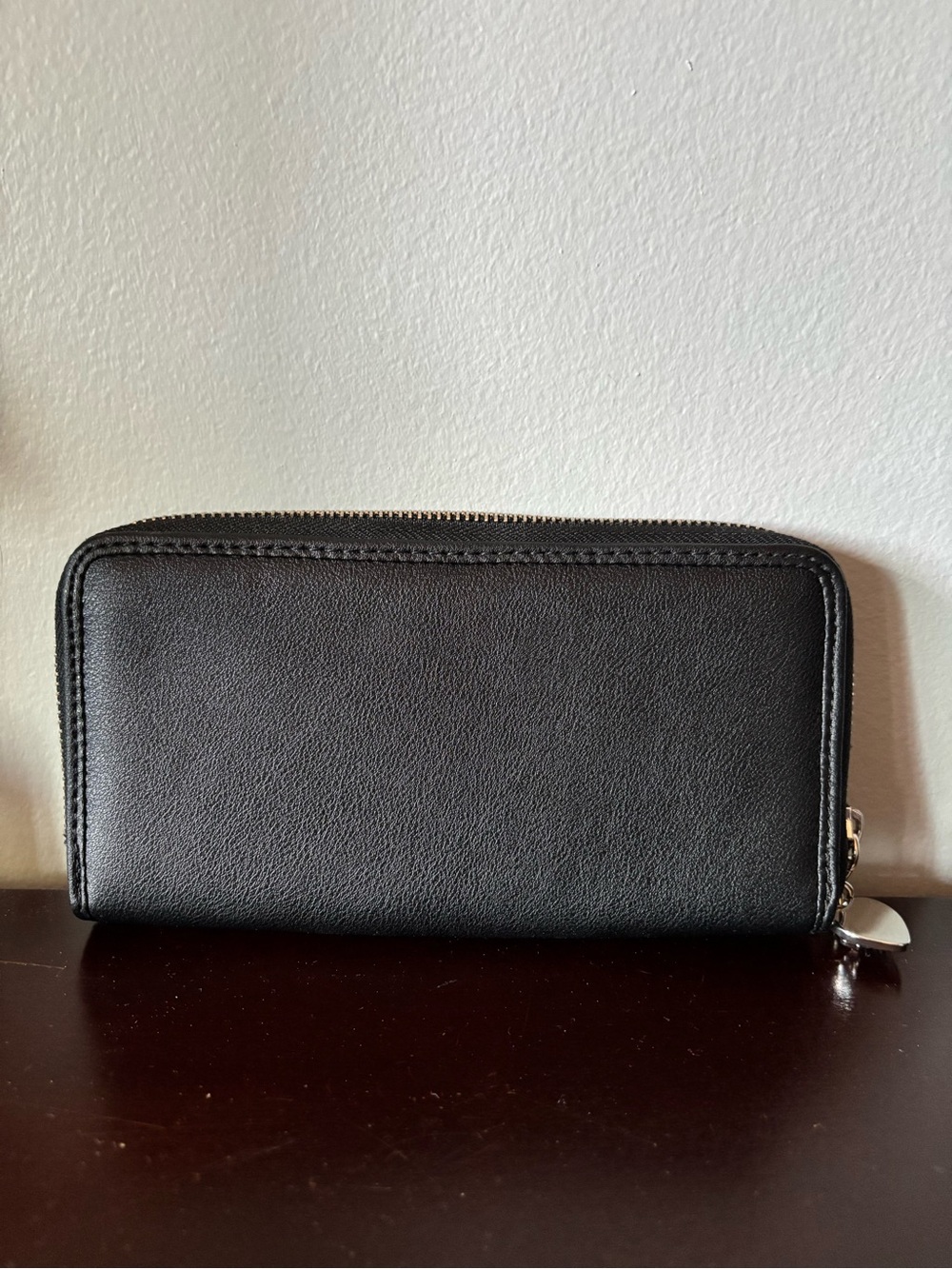 Juicy Couture Velour Wallet - Picture 3 of 4